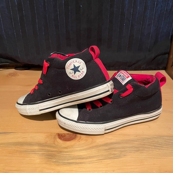Converse Other - Converse like New!